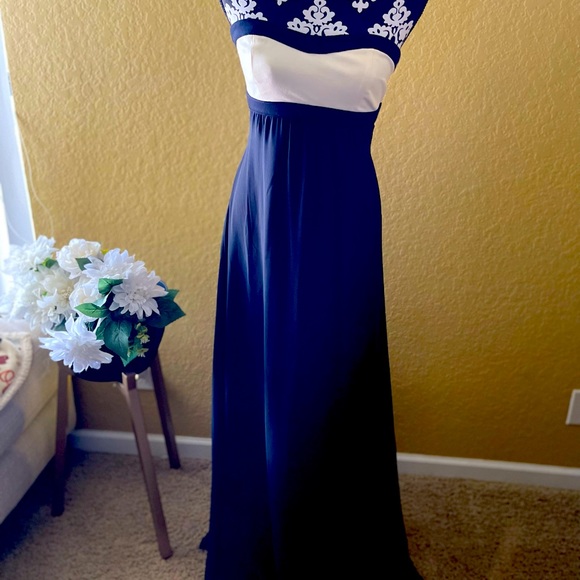 EXPRESS Maxi Long Dress - Picture 2 of 4